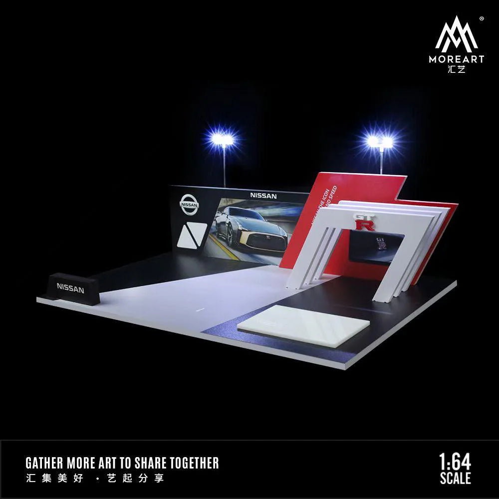 MoreArt 1:64 Stand d’exposition Nissan Auto Show Lighting Edition – MO925204