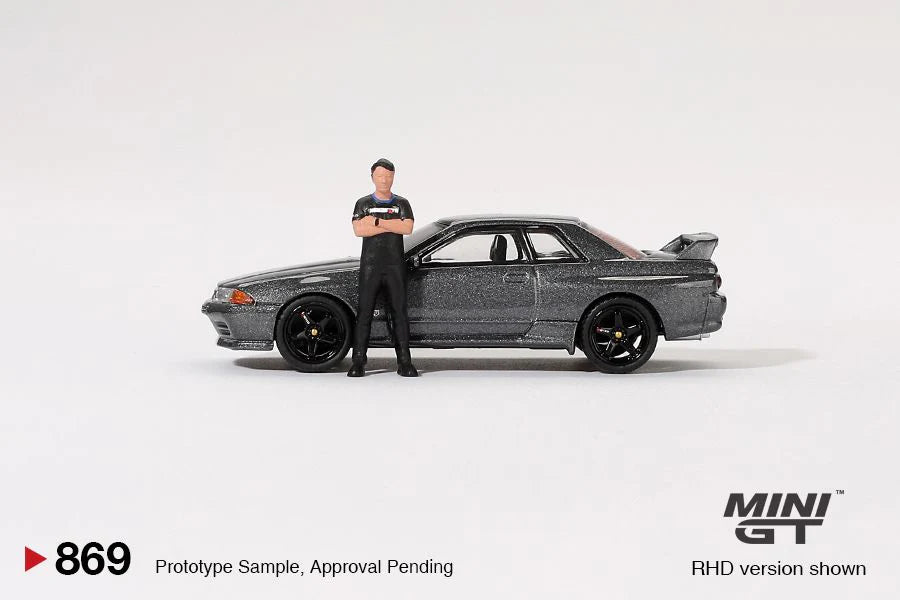MINI GT-Nissan Skyline GT-R (R32) Nismo Gunmetal w/ Matsuda Figure MGT00869-R