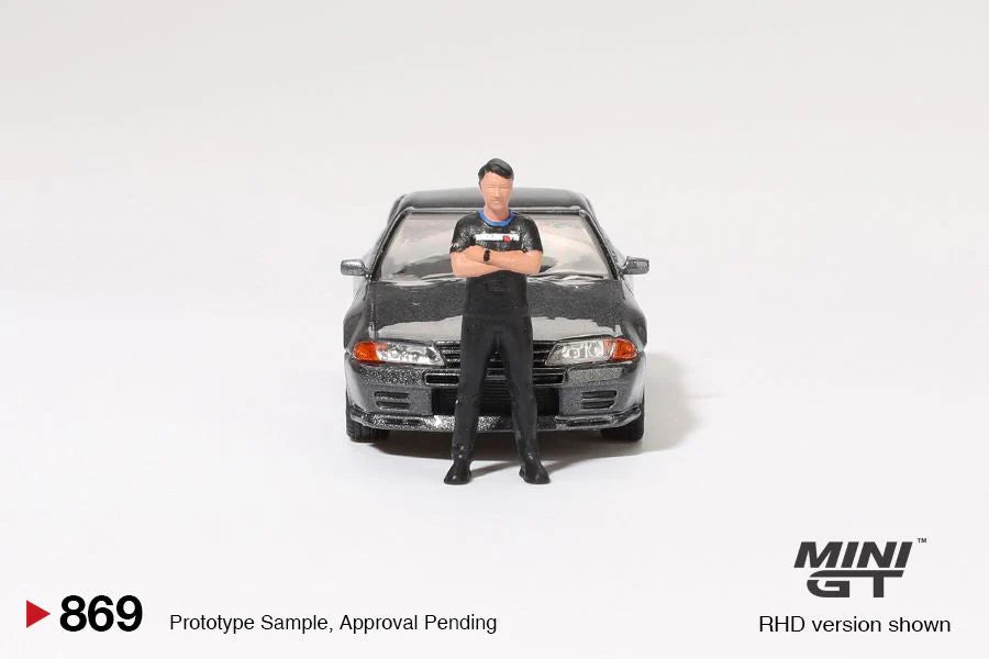 MINI GT-Nissan Skyline GT-R (R32) Nismo Gunmetal w/ Matsuda Figure MGT00869-R
