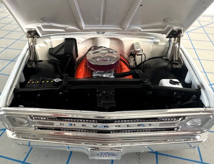1969 Chevy C10 Pick Up, White w/ Yenko (Limitée à 60 unités-Limited to 60 units)