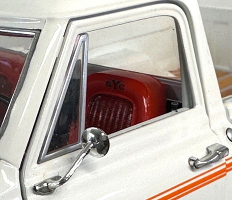1969 Chevy C10 Pick Up, White w/ Yenko (Limitée à 60 unités-Limited to 60 units)