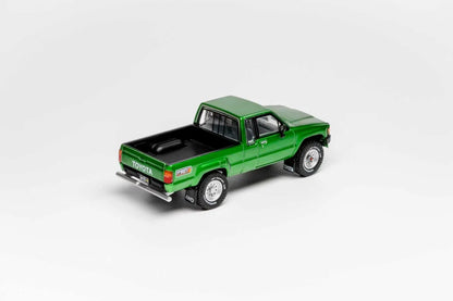 GCD 1:64 Toyota Hilux SR5 Xtra Cab 1985 Vert (LHD) – KS-087-643