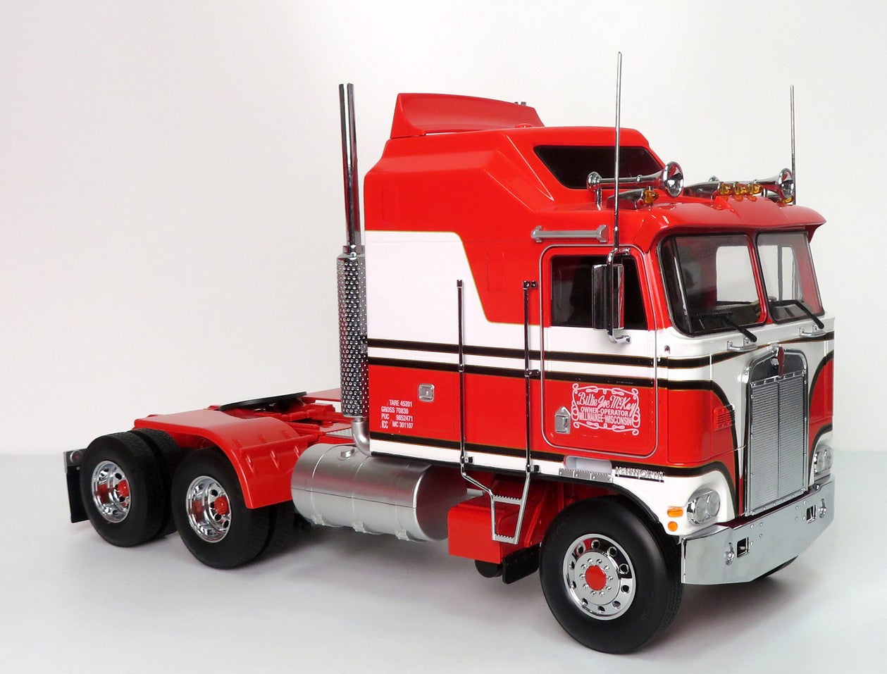 1979 KW K100 Aerodyne Tractor &amp; Trailer ("22 x "9) : BJ and the Bear 1:18 *Voir Note-*See Note