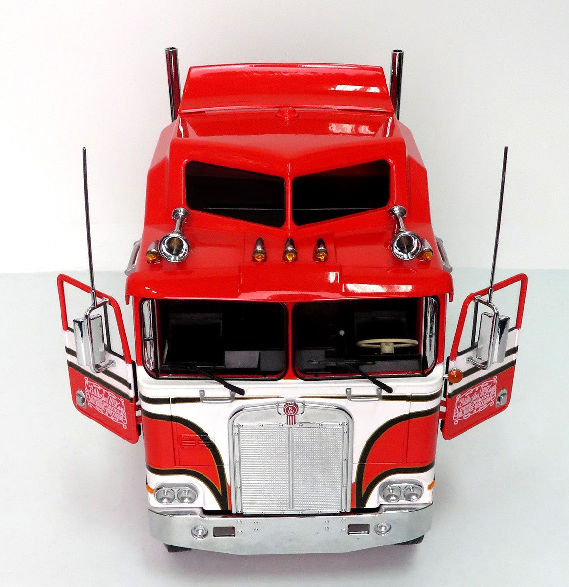 1979 KW K100 Aerodyne Tractor &amp; Trailer ("22 x "9) : BJ and the Bear 1:18 *Voir Note-*See Note