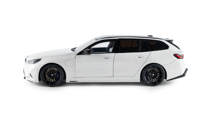 2025 BMW M5 Touring Alpine White Solid – Solido 1:18 – S1814802