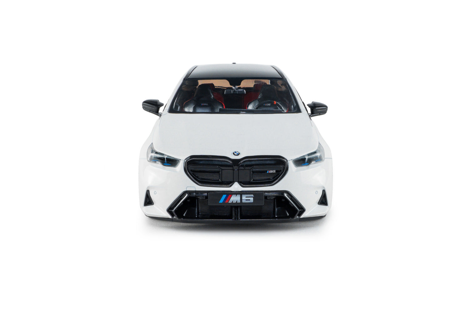 2025 BMW M5 Touring Alpine White Solid – Solido 1:18 – S1814802