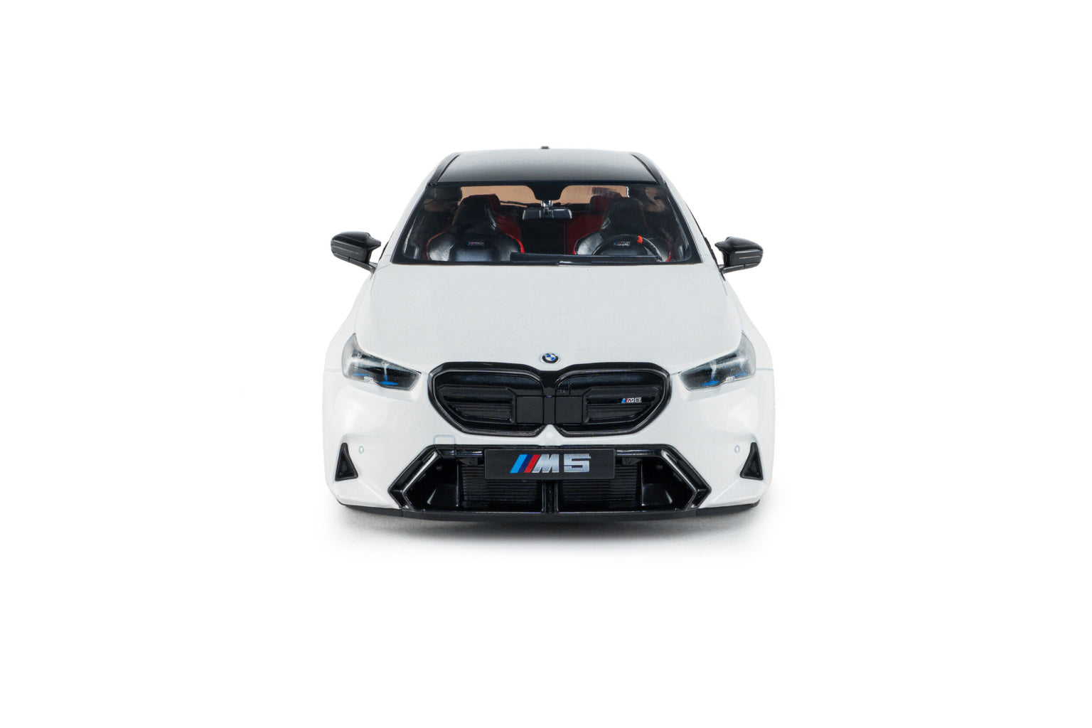 2025 BMW M5 Touring Alpine White Solid – Solido 1:18 – S1814802