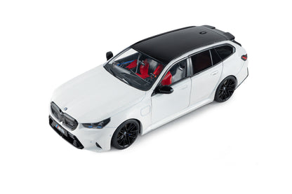 2025 BMW M5 Touring Alpine White Solid – Solido 1:18 – S1814802