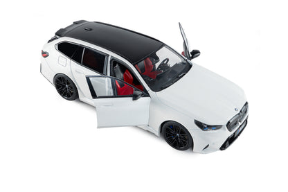 2025 BMW M5 Touring Alpine White Solid – Solido 1:18 – S1814802