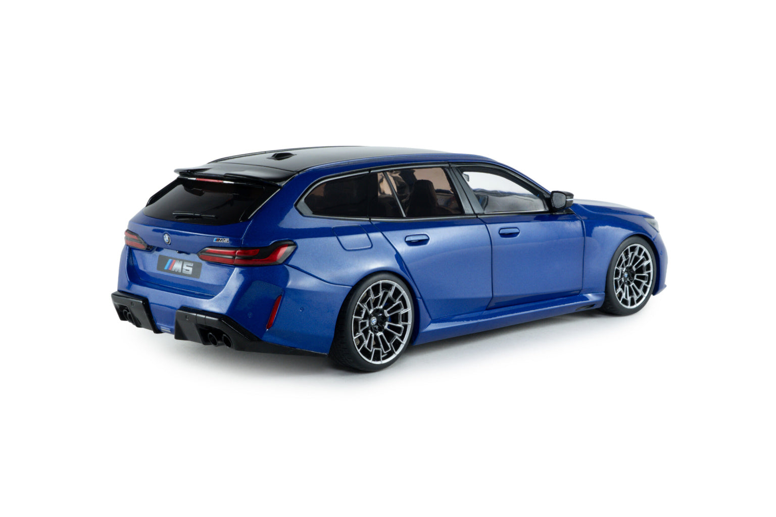 BMW M5 Touring 2024 Marina Bay Blue Metallic – Solido 1:18 – S1814801