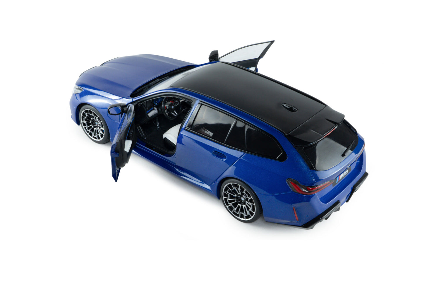 BMW M5 Touring 2024 Marina Bay Blue Metallic – Solido 1:18 – S1814801