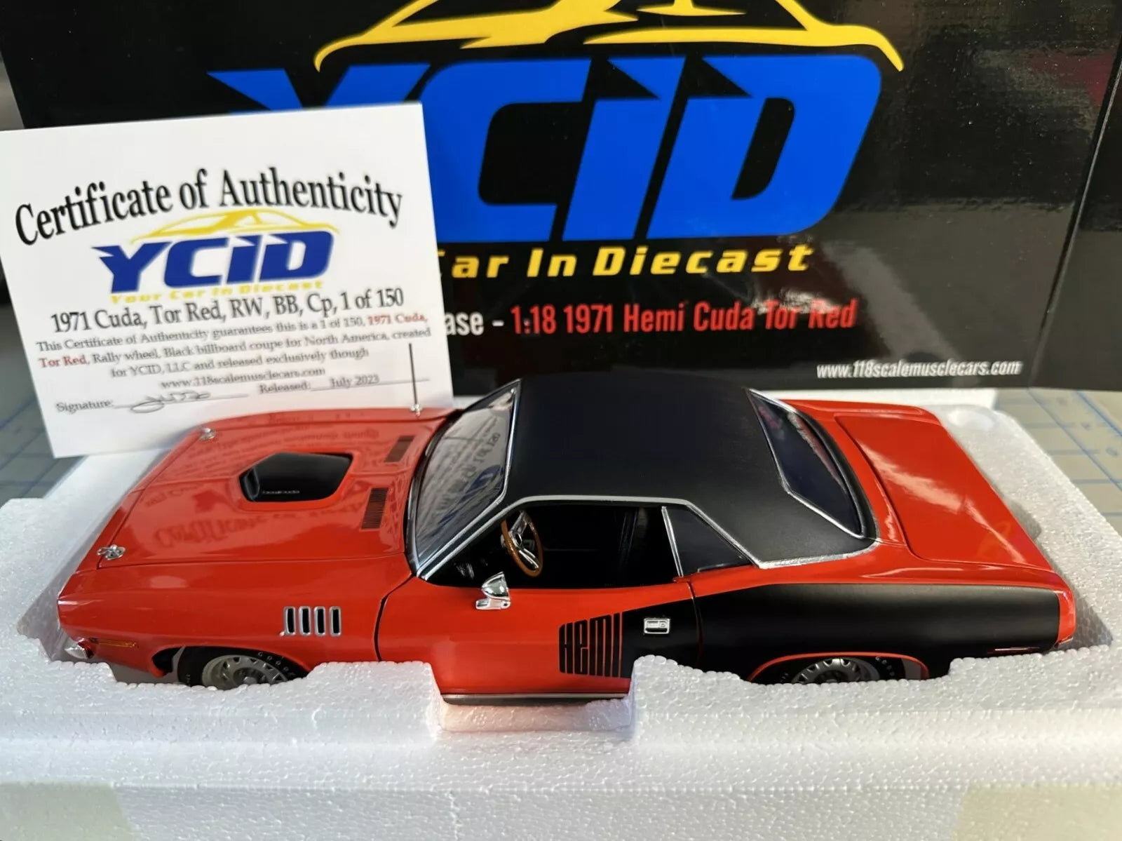 1971 PLYMOUTH HEMI CUDA, COUPE, BILLBOARD/VINYL TOP, Rally Wheels (Limitée à 150 unités seulement-Limited to 150 units only)