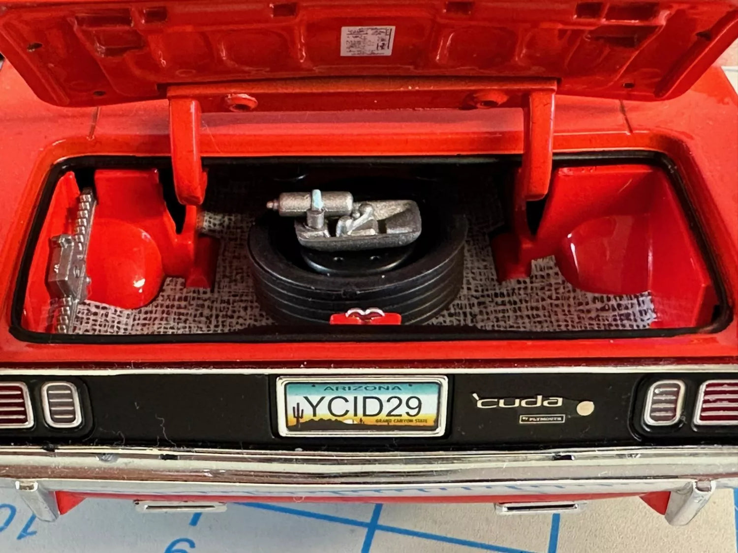 1971 PLYMOUTH HEMI CUDA, COUPE, BILLBOARD/VINYL TOP, Rally Wheels (Limitée à 150 unités seulement-Limited to 150 units only)