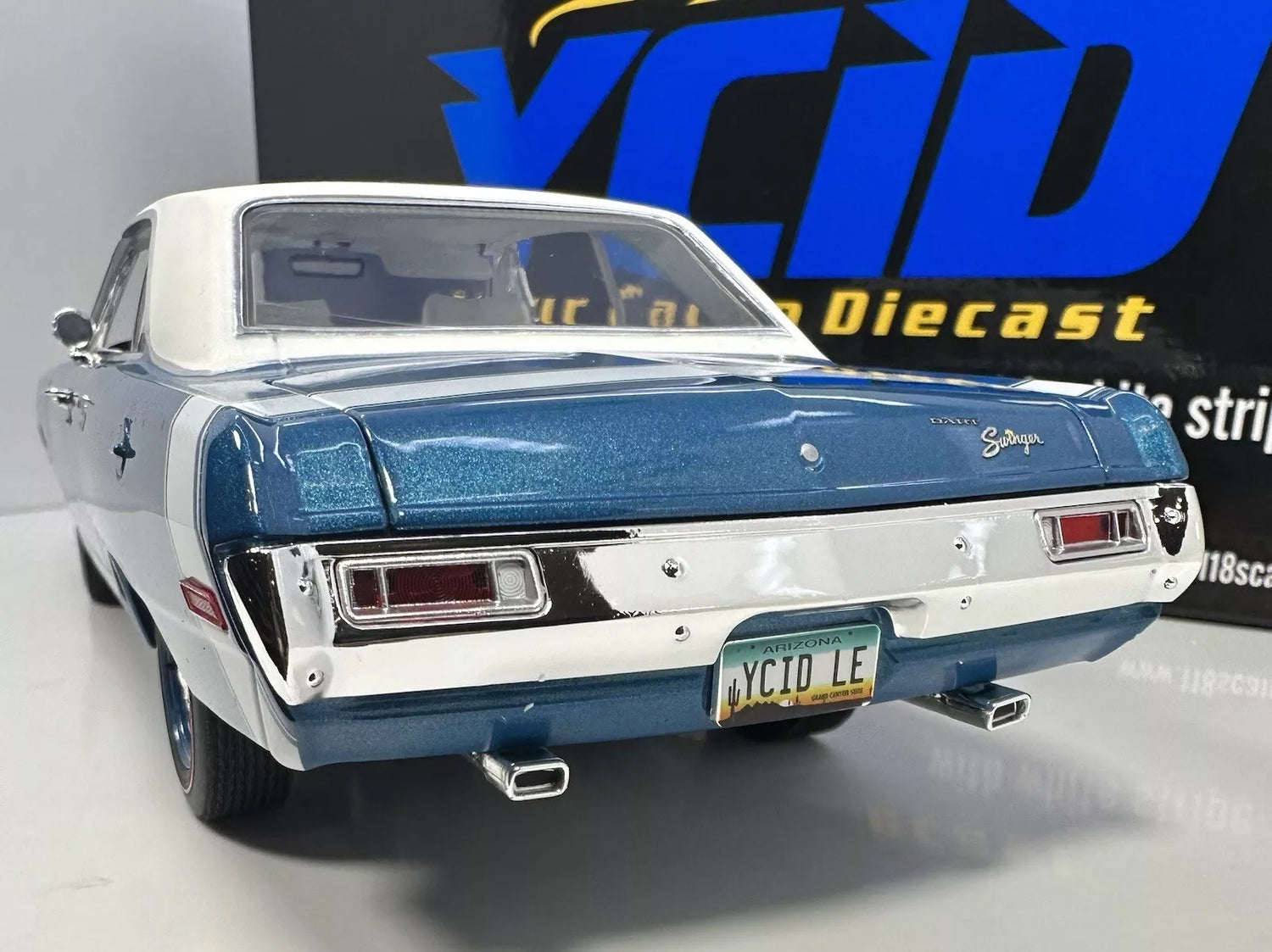 1970 DODGE DART SWINGER Vinyl Top/White Stripe (Limitée à 60 unités seulement-Limited to 60 units only)