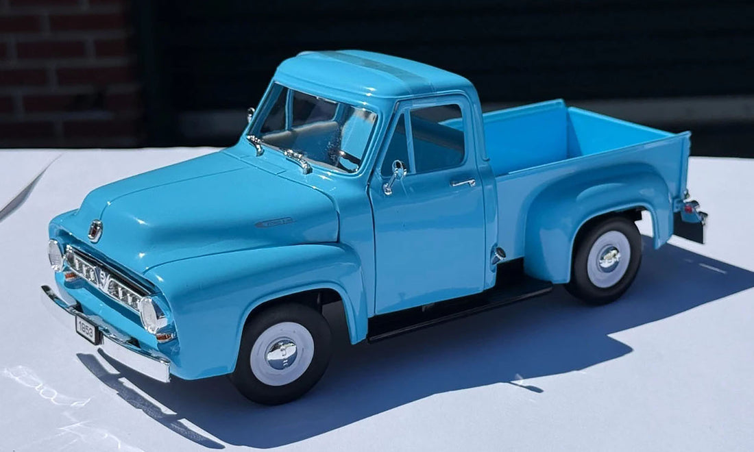 Lucky Diecast – Ford F-100 Pick Up 1953 – light Bleu – 1:18 – 92148B