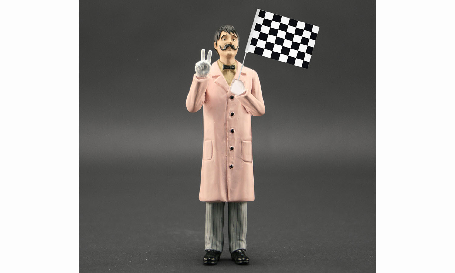 (PRE-ORDER 2026)  DR.OLDS Figurine avec Drapeau-Figure with Flag