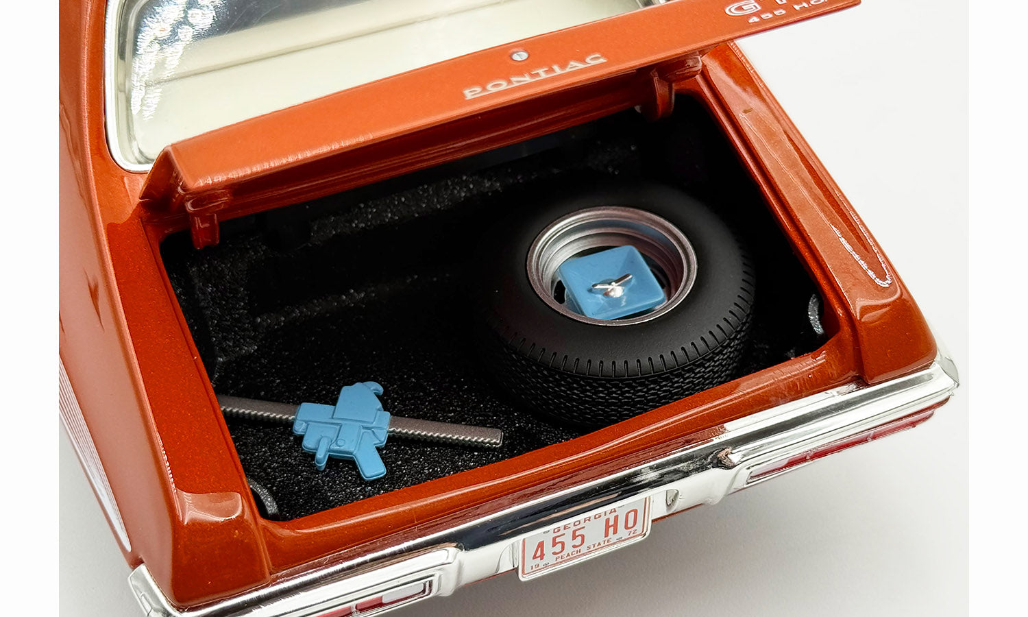 (PRE-ORDER Q2, 2025) 1972 PONTIAC GTO LEMANS-(Sundance Orange)