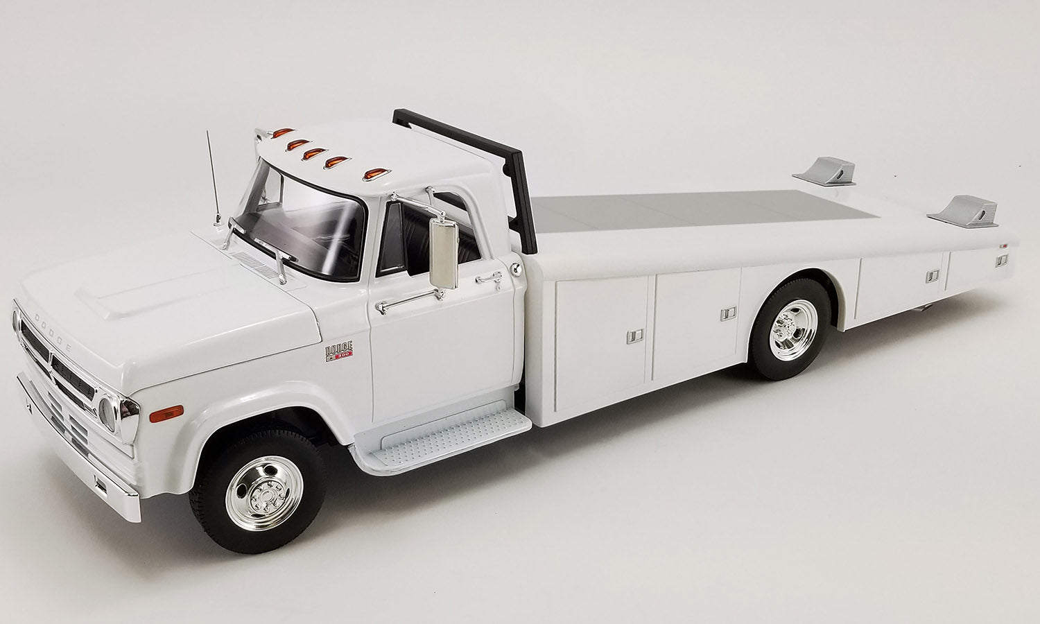 1970 Dodge D-300 Ramp Truck - (White-Blanc)