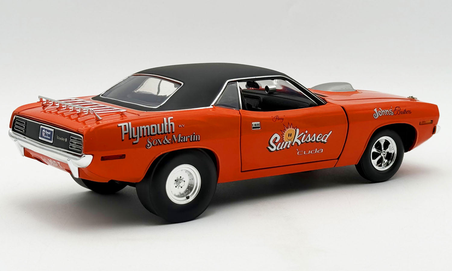 (PRE-ORDER 2026) 1970 Plymouth HEMI Cuda - Sun Kissed Cuda - Sox &amp; Martin