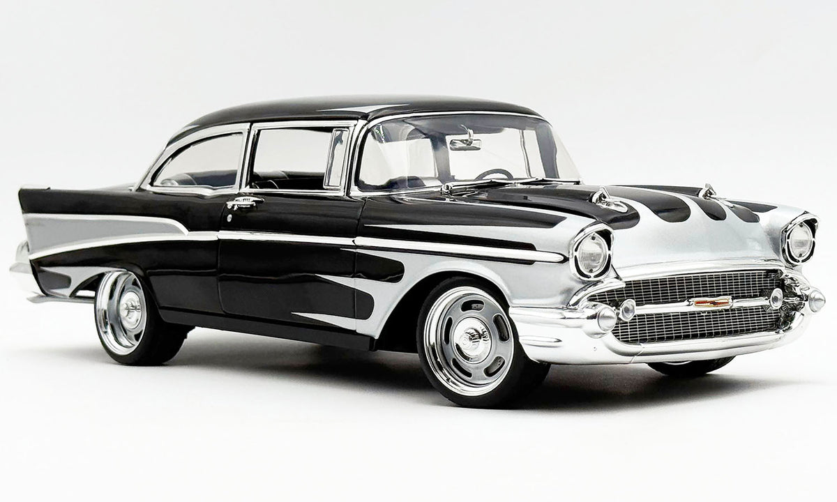 (PRE-ORDER 2027) ACME 1:18 – Chevrolet Bel Air Custom 1957 – Noir avec Flammes Argentées – Édition Limitée 357 Exemplaires – A1807022