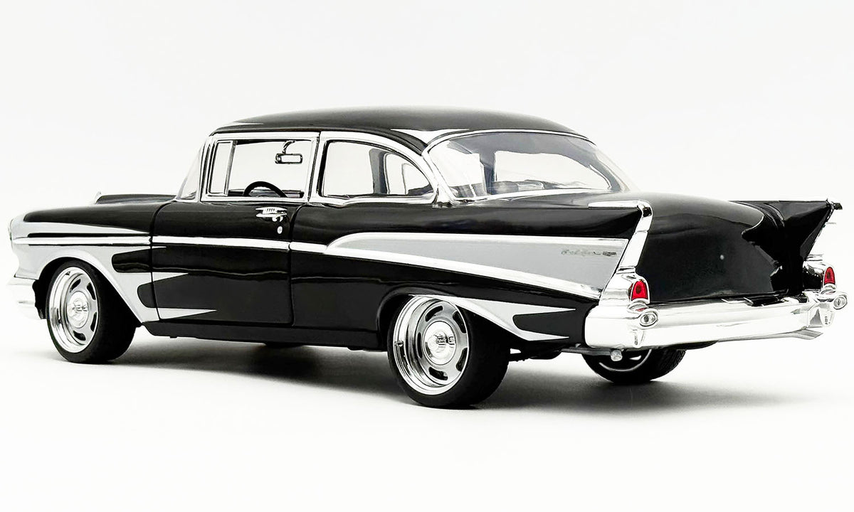 (PRE-ORDER 2027) ACME 1:18 – Chevrolet Bel Air Custom 1957 – Noir avec Flammes Argentées – Édition Limitée 357 Exemplaires – A1807022