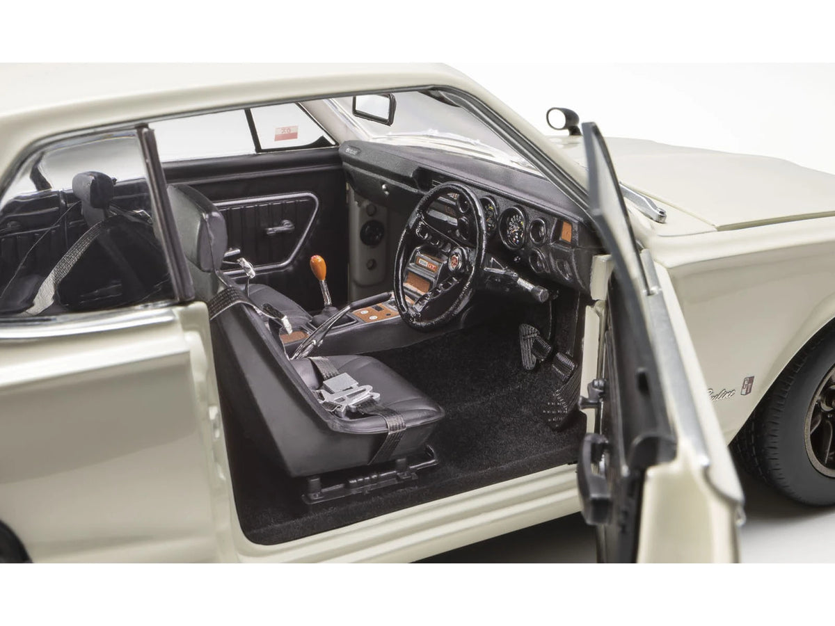 (PRE-ORDER 2027) Kyosho 1:18 – Nissan Skyline 2000 GT-R (KPGC10) Modified – White – K08129W