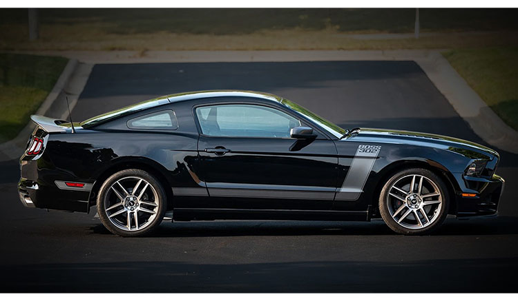 (PRE-ORDER 2027) Shelby Collectibles 1:18 2013 Ford Mustang Boss 302 Laguna Seca – Black SC18016