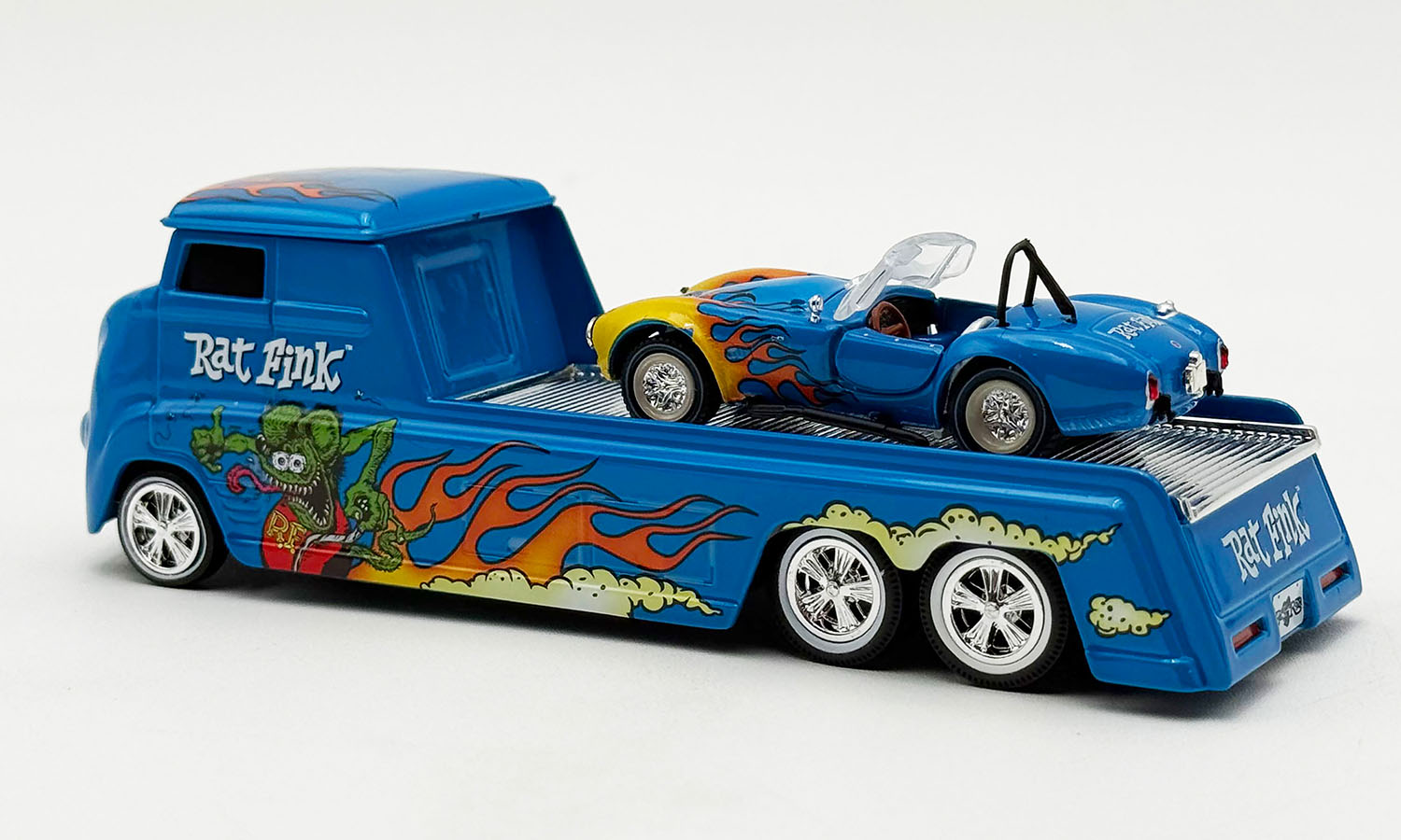 (PRE-ORDER Hiver/Winter 2026) 1/64-Rat Fink Hauler with Cobra Super Snake