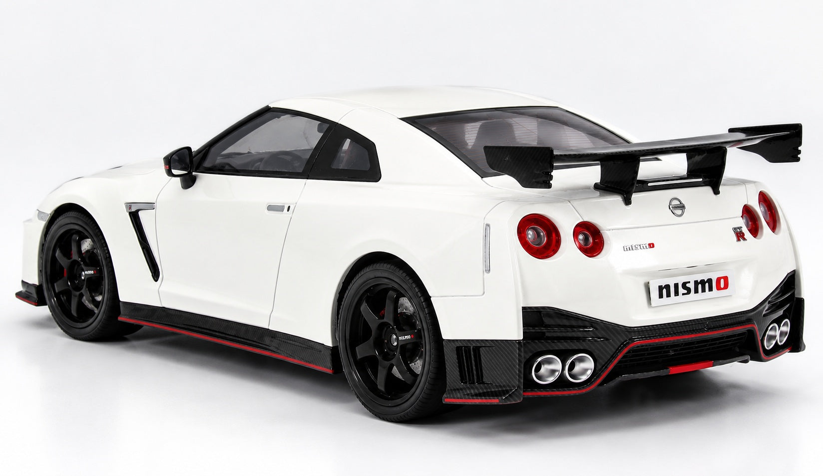 GT Spirit 1:18 Nissan GT-R (R35) Nismo 2016 – GT094