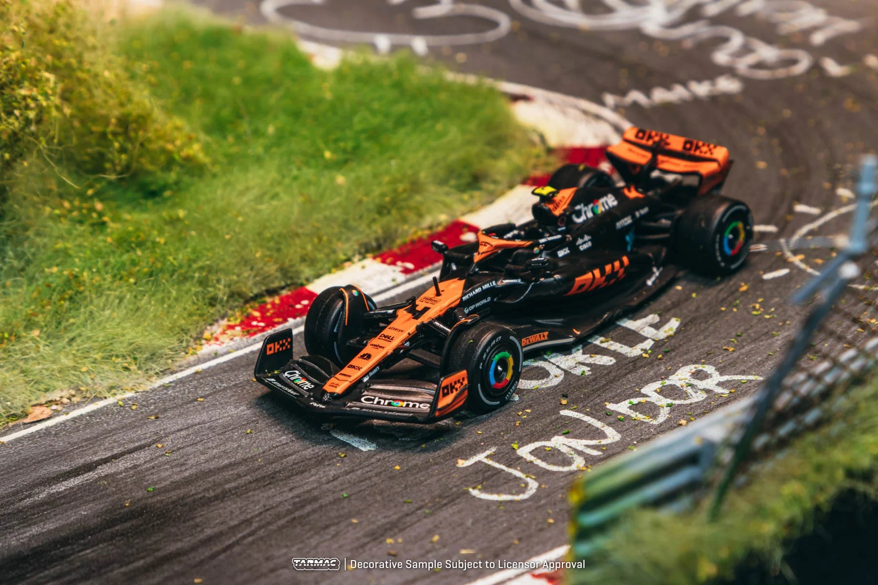 McLaren MCL60 Japanese Grand Prix 2023 Lando Norris 1:64 – Tarmac Works Global64 T64G-F070-LN3