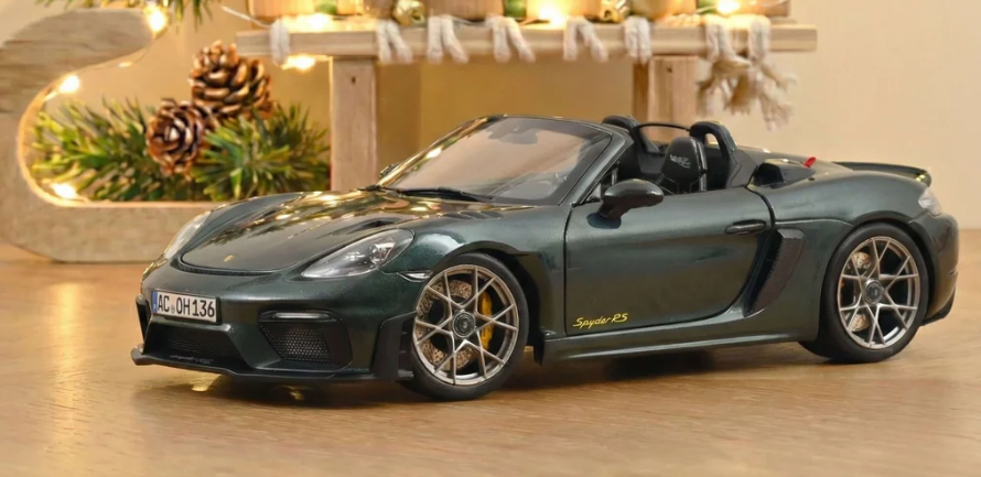 2023 Porsche 718 Spyder RS Weissach Pack (Forest Green)