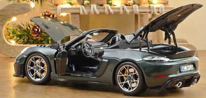 2023 Porsche 718 Spyder RS Weissach Pack (Forest Green)