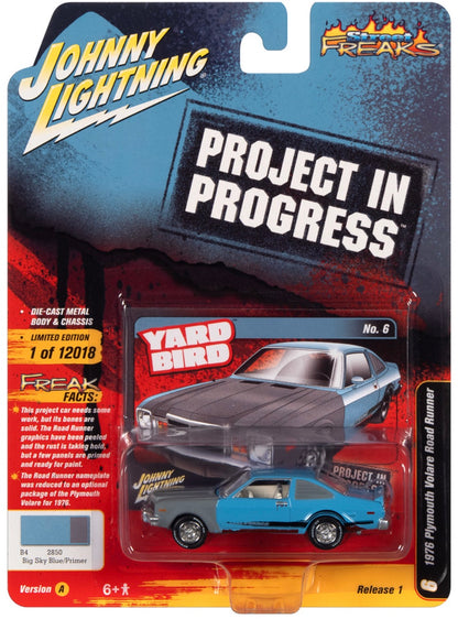 1976 Plymouth Road Runner Big Sky Blue and Primer Gray - Project in Progress - Johnny Lightning 1:64 - JLSF023-1A-6