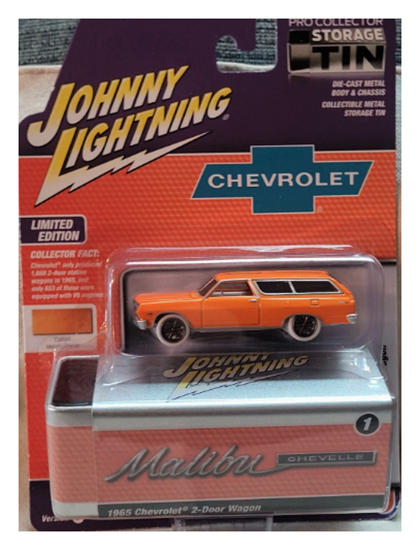 CHASE CAR 1965 Chevrolet 2-Door Wagon with Storage Tin – Johnny Lightning (JLCT017-1-CHASE)