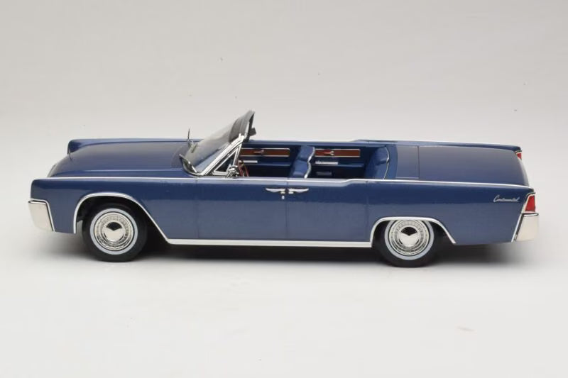 KK-Scale 1:18 Lincoln Continental décapotable 1963 bleu métallisé – La Défense Lincoln – KKDC181522
