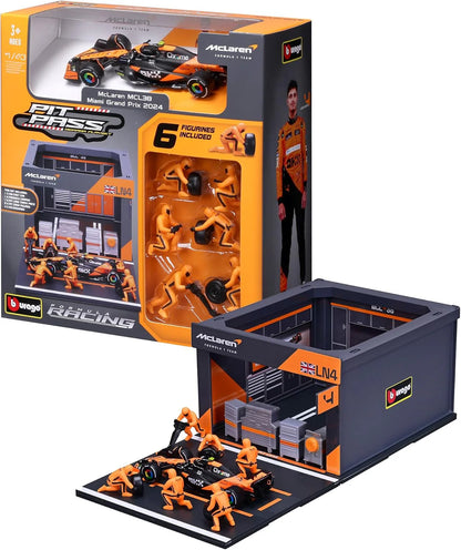 Bburago Diorama-1:43-2024 Formula Race McLaren MCL38 Pit Pass Paddock Set, Norris 