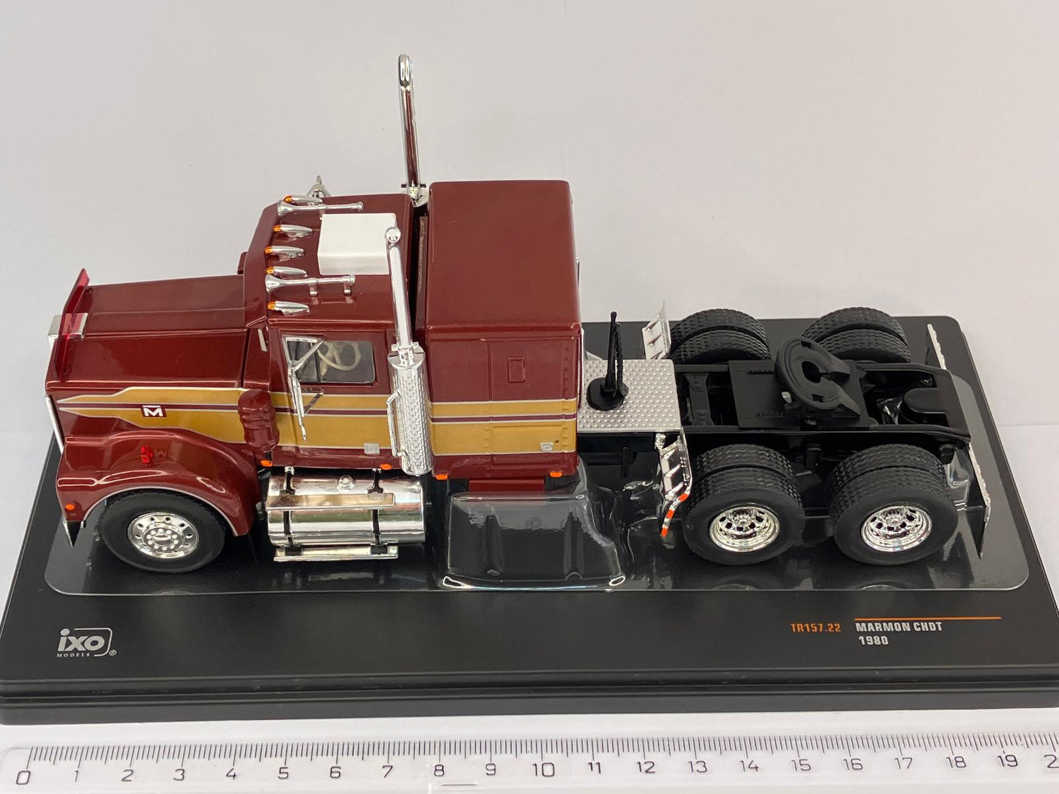 Marmon CHDT 1980 - 1:43 - TR157.22 - IXO Models