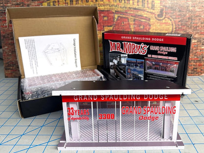 (Échelle-Scale 1:64 Diorama) YCID-Mr. Norms Grand Spaulding Dodge Dealership Showroom
