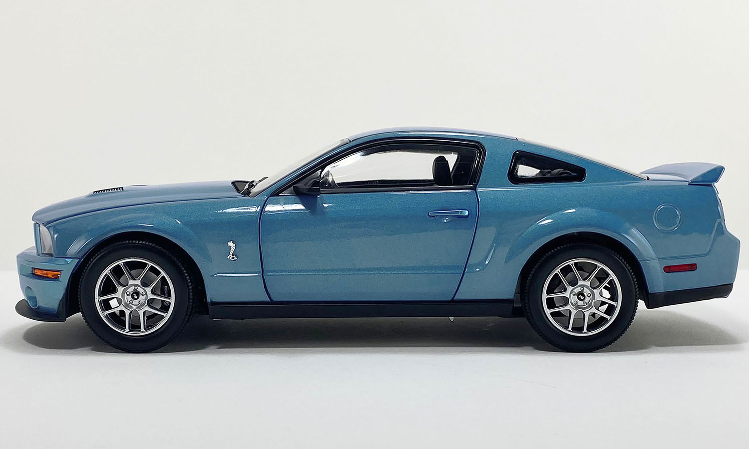 (PRE-ORDER 2024) 2007 Ford Mustang Shelby GT500 - Windveil Blue