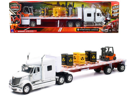 International Lonestar Truck avec Remorque Flatbed et Barils Radioactif