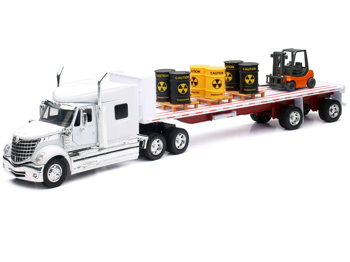 International Lonestar Truck avec Remorque Flatbed et Barils Radioactif