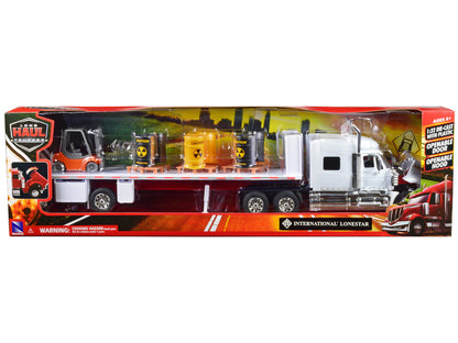 International Lonestar Truck avec Remorque Flatbed et Barils Radioactif