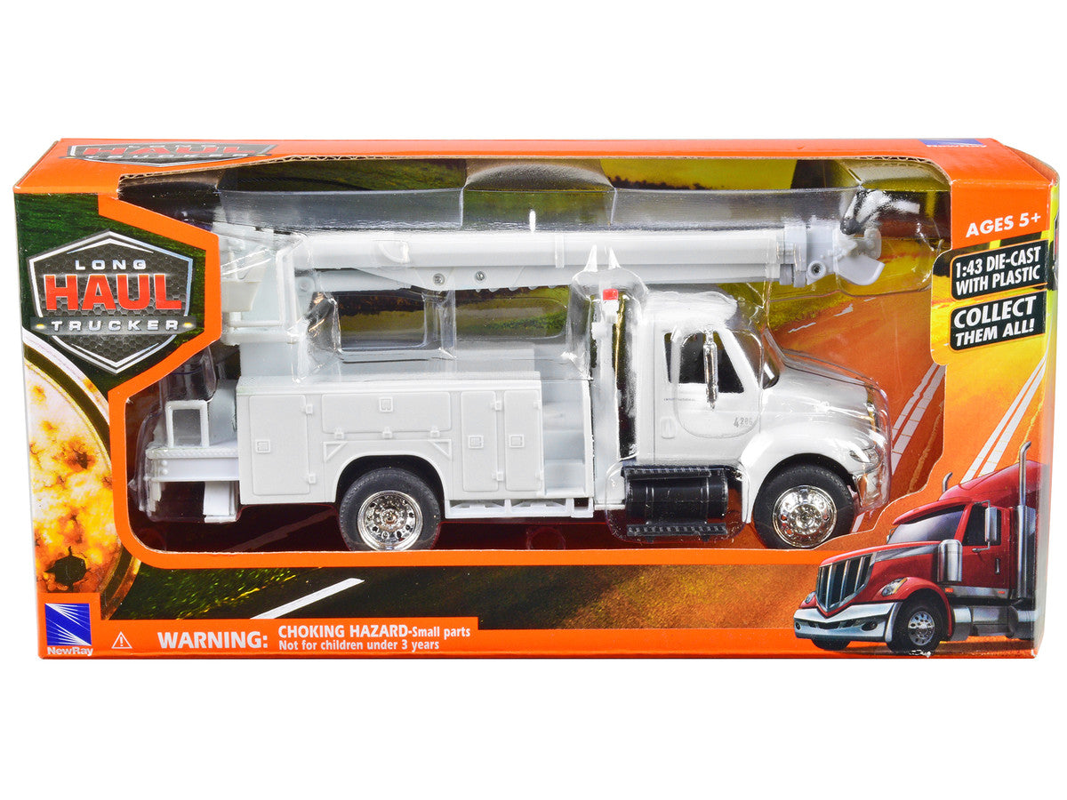 International 4200 – Camion utilitaire avec excavatrice 1/43
