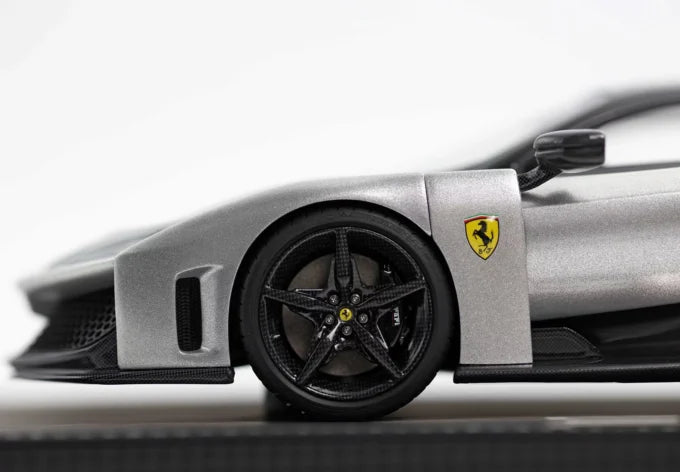 BBR Models Ferrari F80 2024 avec jantes en carbone et vitrine 1:18 – P18253E-VET