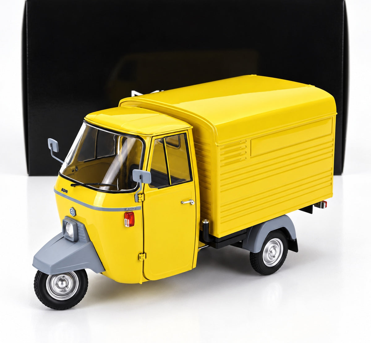 Mitica 1:18 Piaggio Ape P501 Van Fermé 1979 – Jaune – Carmodel Exclusive – 204002-D