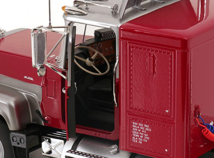 1974 Mack RL700L (Red/Silver)  1:18 *Voir Note-*See Notes