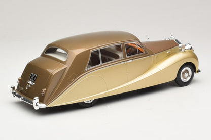 Model Car Group 1:18 1956 Rolls-Royce Silver Wraith Hooper Empress – Brown &amp; Gold – MCG18000