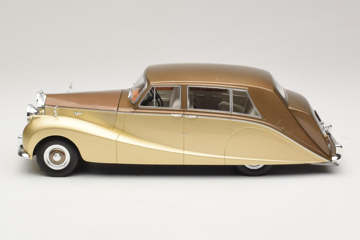 Model Car Group 1:18 1956 Rolls-Royce Silver Wraith Hooper Empress – Brown &amp; Gold – MCG18000