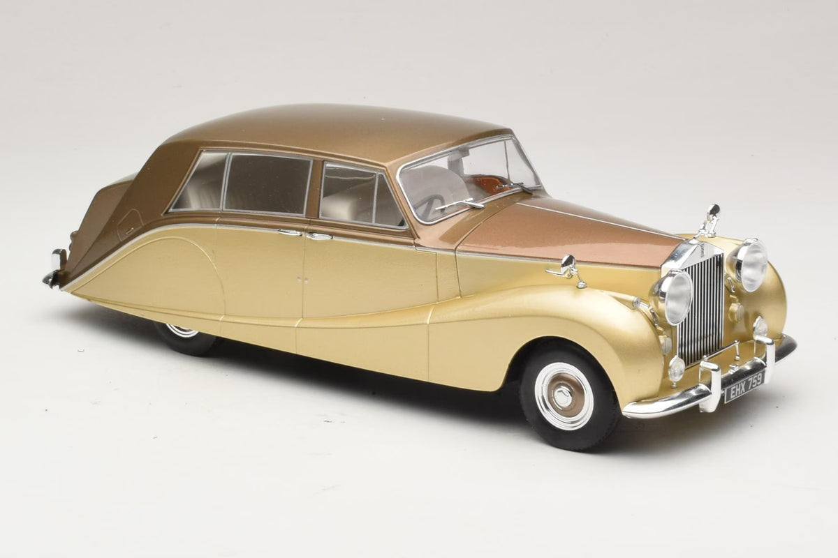 Model Car Group 1:18 1956 Rolls-Royce Silver Wraith Hooper Empress – Brown &amp; Gold – MCG18000