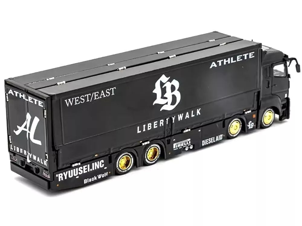 LBWK-Trucks Mitsubishi Fuso Super Great Transporter "Athlete"